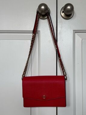 Tory Burch Vibrant Red
Crossbody Bag with Gold Chain